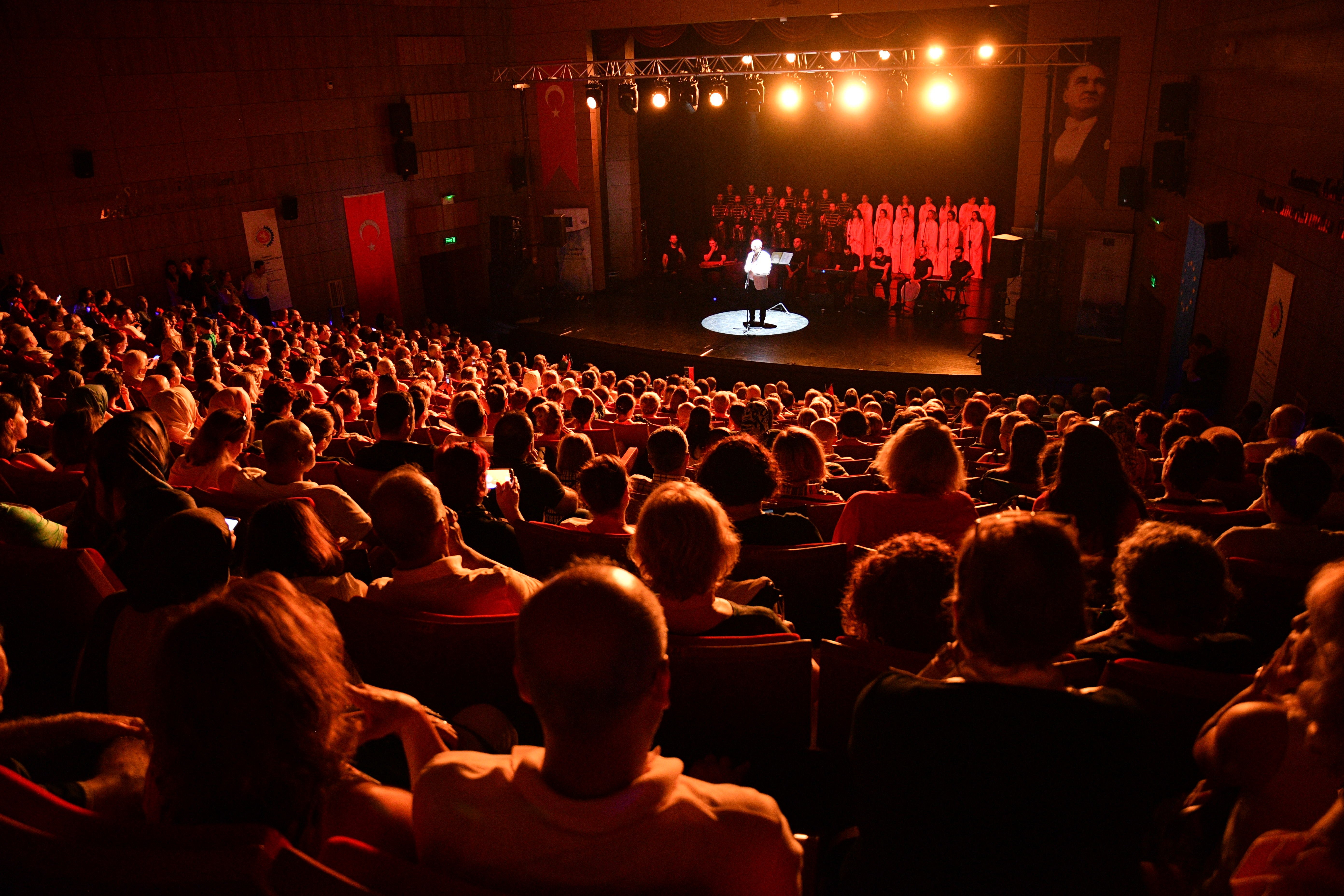 Medeniyetler Korosu’ndan muhteşem konser